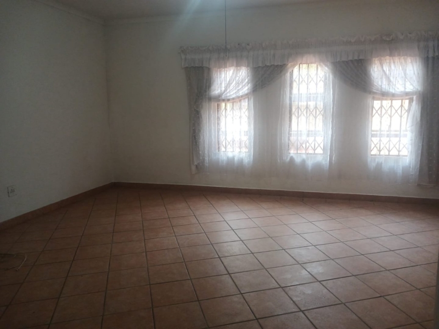 To Let 4 Bedroom Property for Rent in Mayberry Park Gauteng