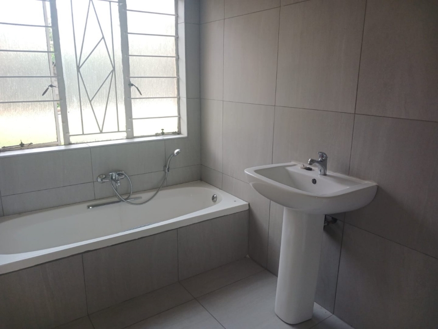 To Let 4 Bedroom Property for Rent in Mayberry Park Gauteng