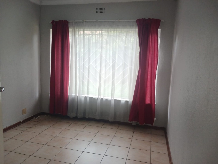To Let 4 Bedroom Property for Rent in Mayberry Park Gauteng