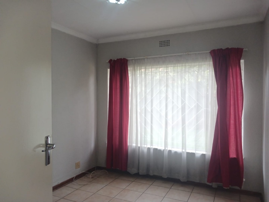 To Let 4 Bedroom Property for Rent in Mayberry Park Gauteng