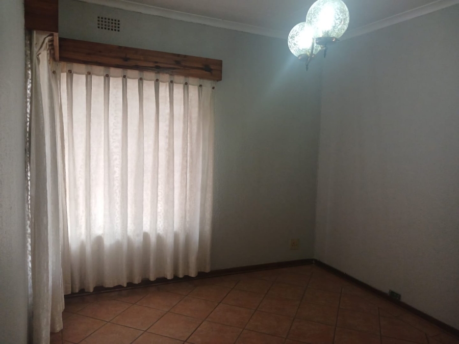 To Let 4 Bedroom Property for Rent in Mayberry Park Gauteng