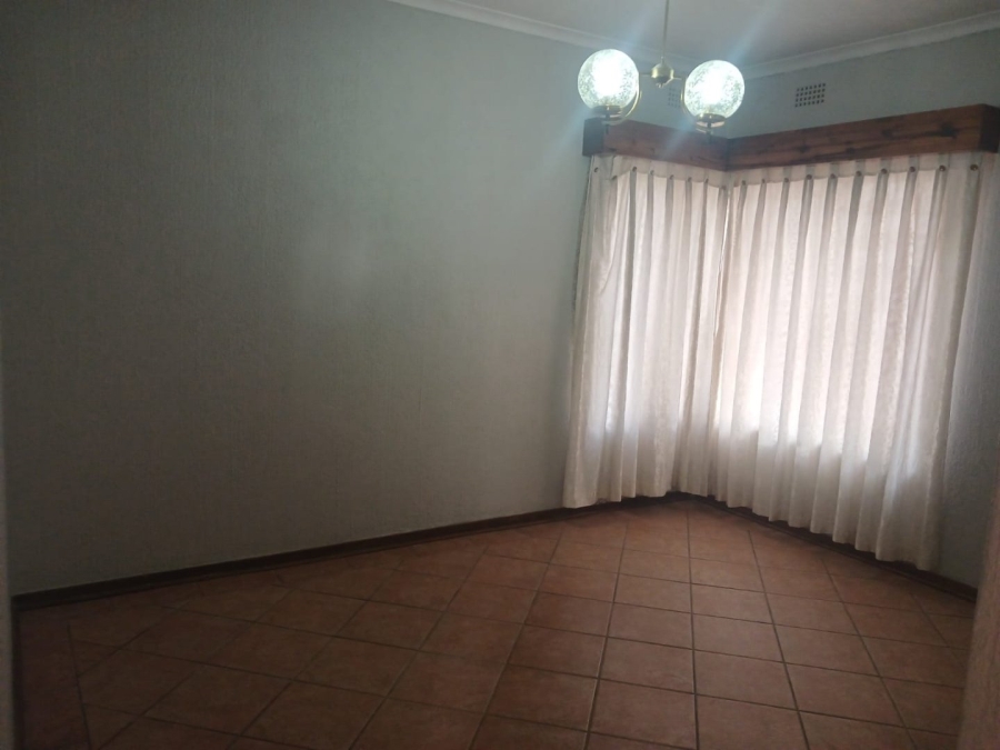 To Let 4 Bedroom Property for Rent in Mayberry Park Gauteng