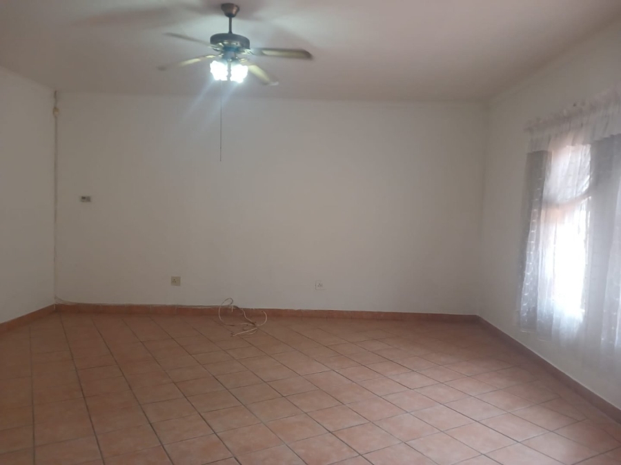 To Let 4 Bedroom Property for Rent in Mayberry Park Gauteng