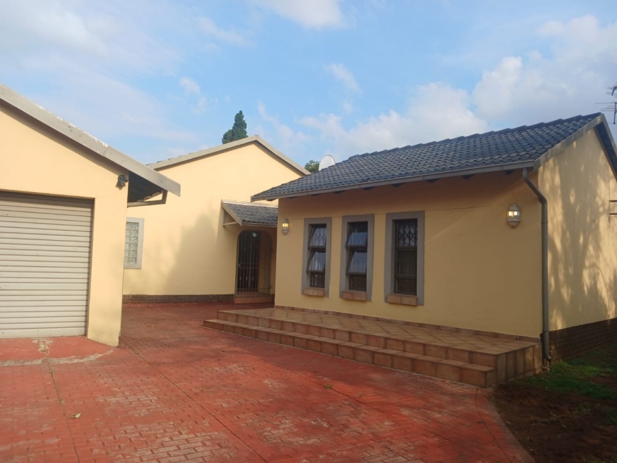 To Let 4 Bedroom Property for Rent in Mayberry Park Gauteng