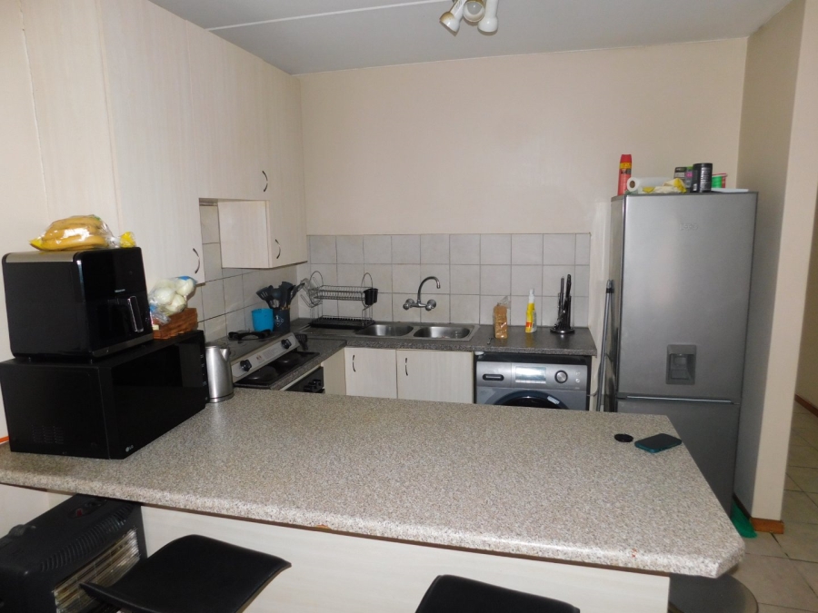 1 Bedroom Property for Sale in Grand Central Gauteng
