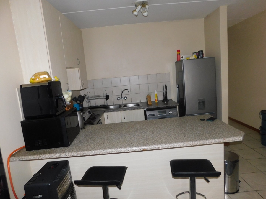 1 Bedroom Property for Sale in Grand Central Gauteng