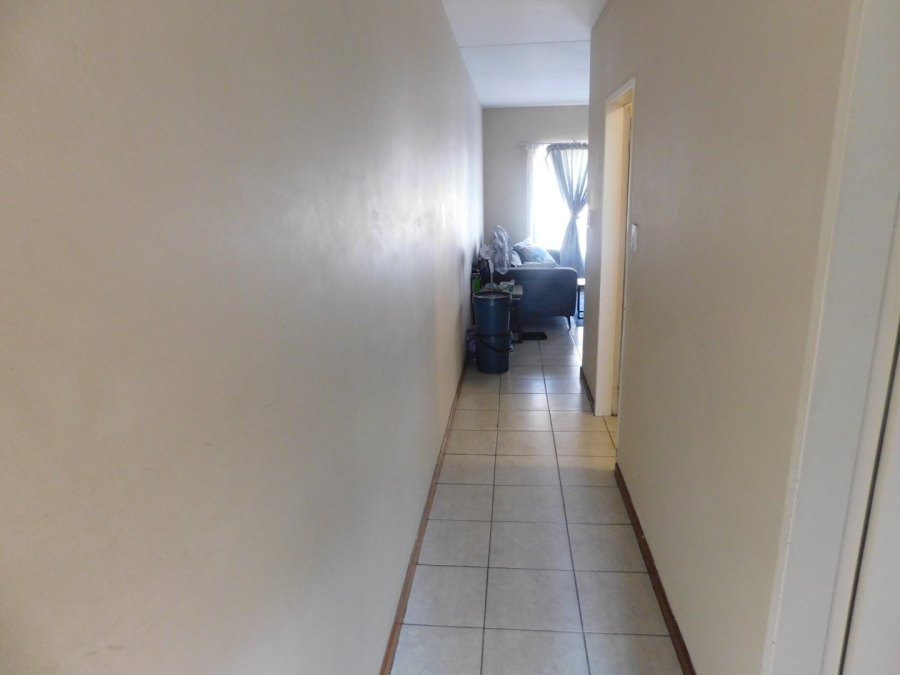 1 Bedroom Property for Sale in Grand Central Gauteng