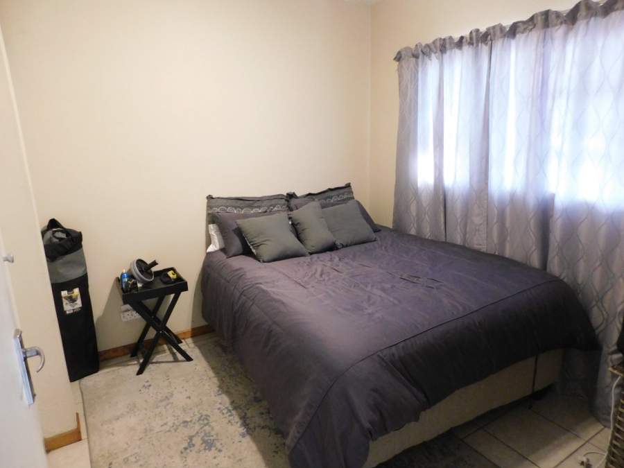 1 Bedroom Property for Sale in Grand Central Gauteng