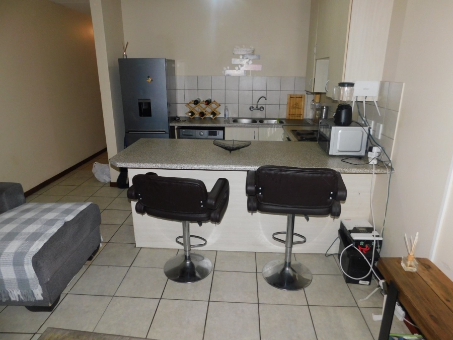 1 Bedroom Property for Sale in Grand Central Gauteng