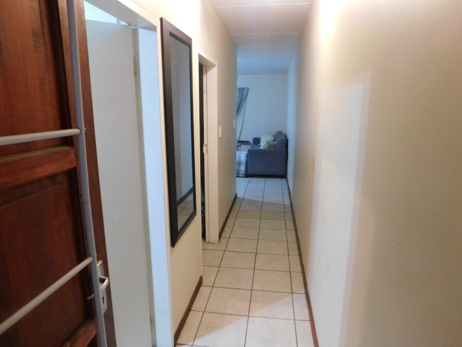 1 Bedroom Property for Sale in Grand Central Gauteng