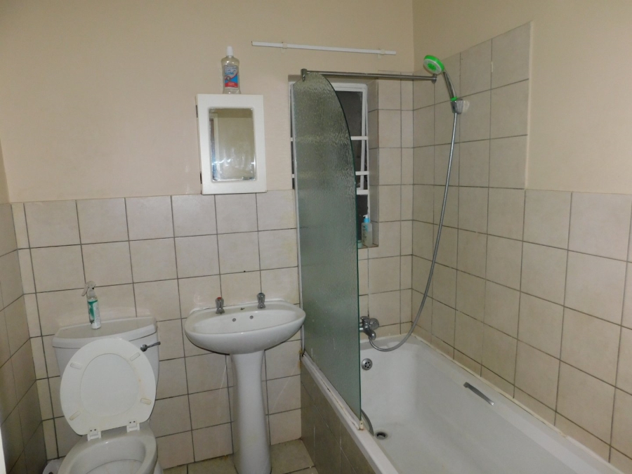 1 Bedroom Property for Sale in Grand Central Gauteng