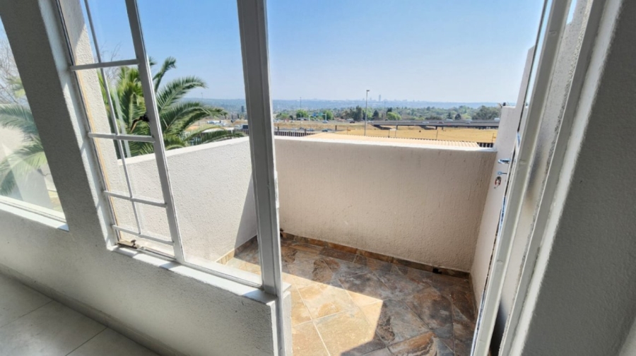 2 Bedroom Property for Sale in Edenvale Central Gauteng