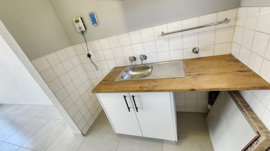 2 Bedroom Property for Sale in Edenvale Central Gauteng