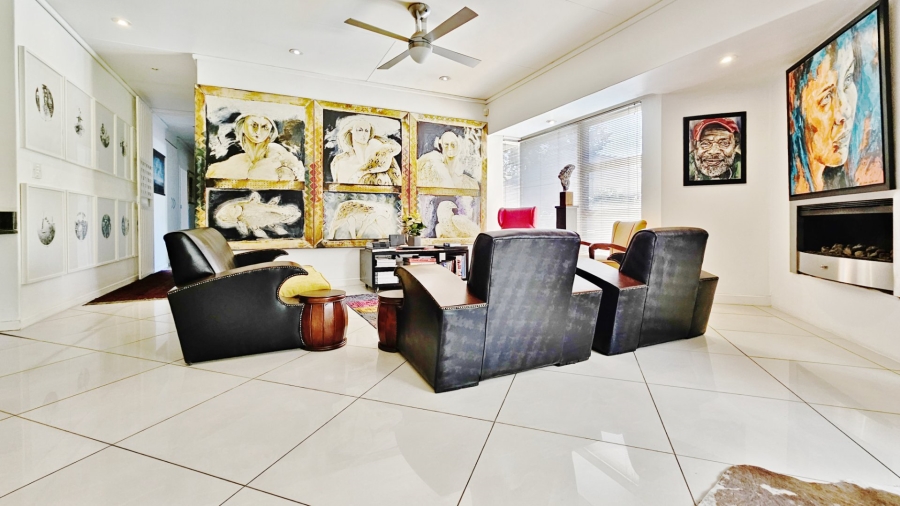 4 Bedroom Property for Sale in Three Rivers Proper Gauteng