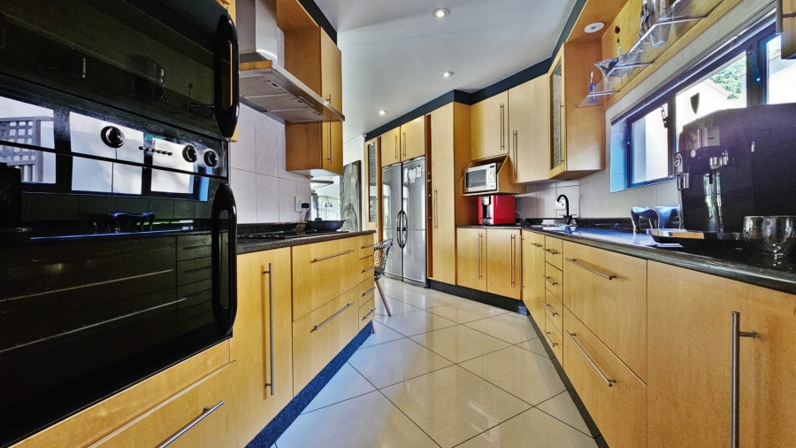 4 Bedroom Property for Sale in Three Rivers Proper Gauteng