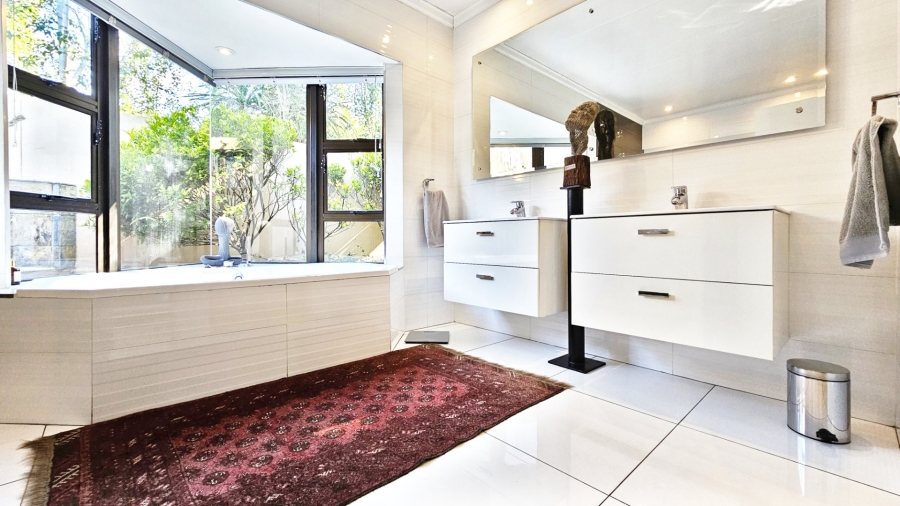 4 Bedroom Property for Sale in Three Rivers Proper Gauteng