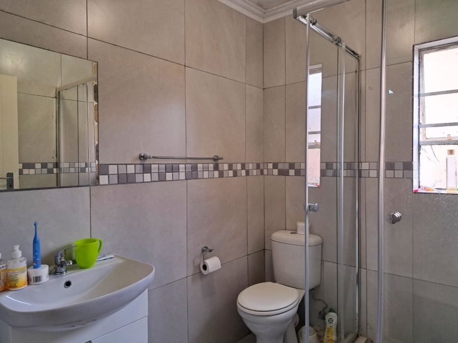 To Let 2 Bedroom Property for Rent in Noordwyk Gauteng