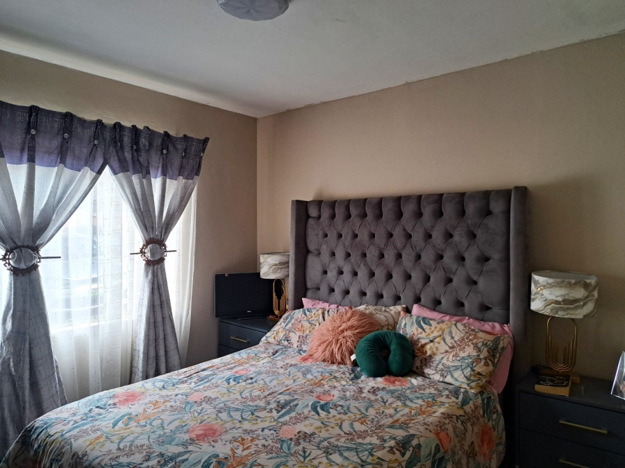 To Let 2 Bedroom Property for Rent in Noordwyk Gauteng