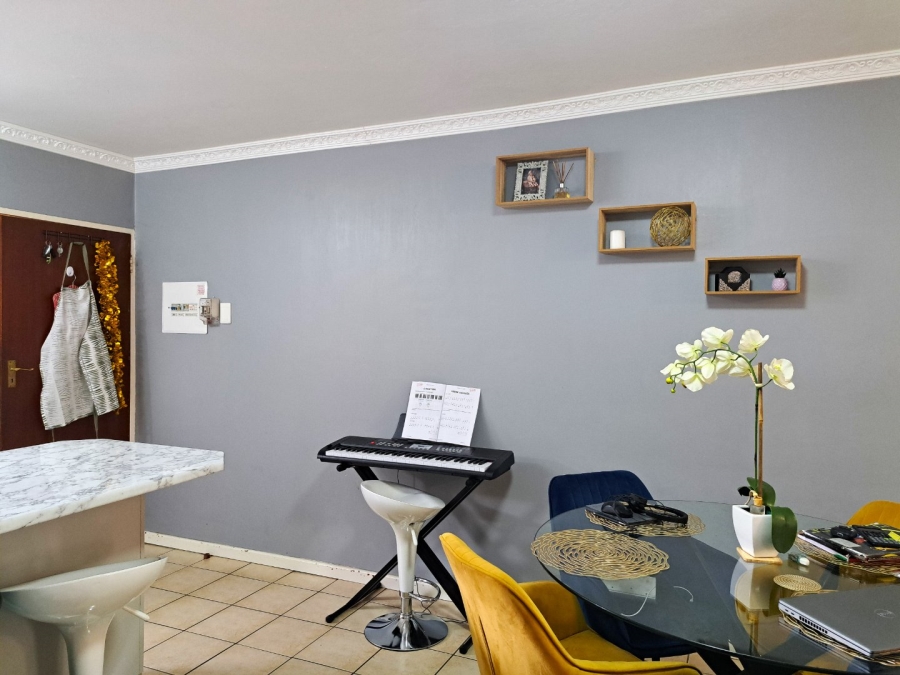 To Let 2 Bedroom Property for Rent in Noordwyk Gauteng