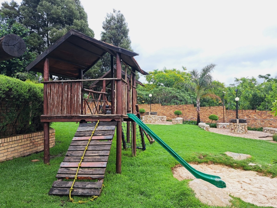 To Let 2 Bedroom Property for Rent in Noordwyk Gauteng