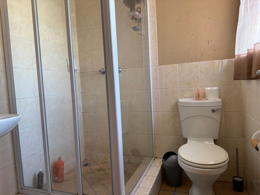 To Let 2 Bedroom Property for Rent in Heuwelsig Estate Gauteng