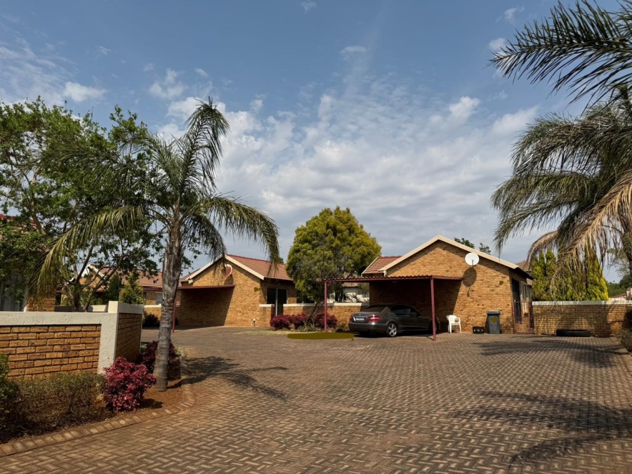 To Let 2 Bedroom Property for Rent in Heuwelsig Estate Gauteng