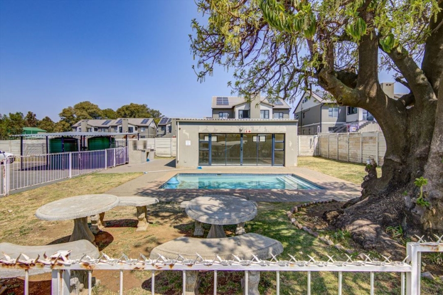 2 Bedroom Property for Sale in Norton Park Gauteng