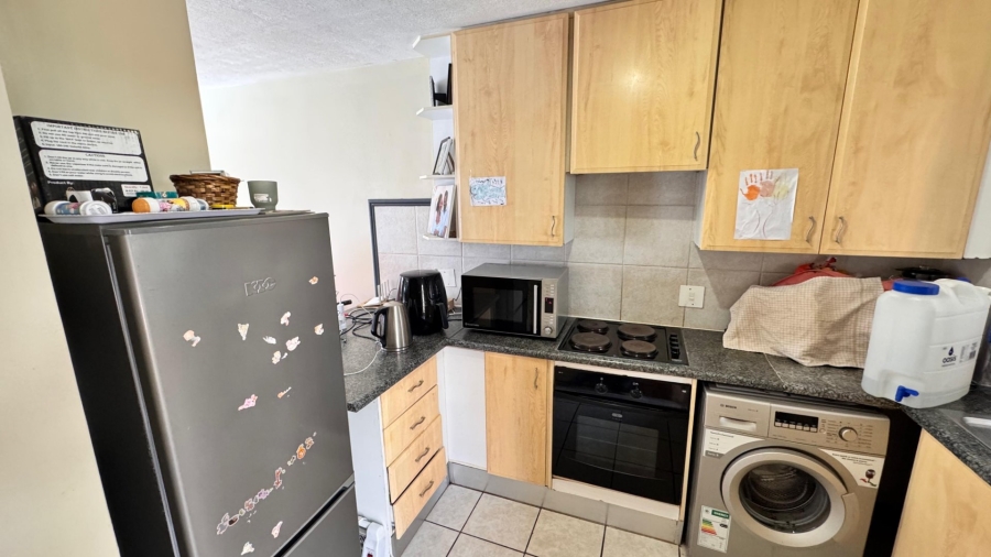 2 Bedroom Property for Sale in Die Hoewes Gauteng