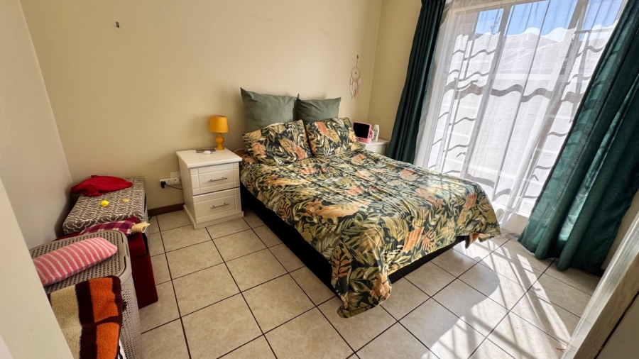 2 Bedroom Property for Sale in Die Hoewes Gauteng