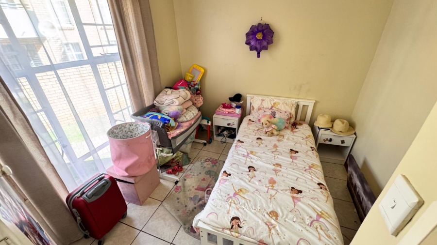 2 Bedroom Property for Sale in Die Hoewes Gauteng