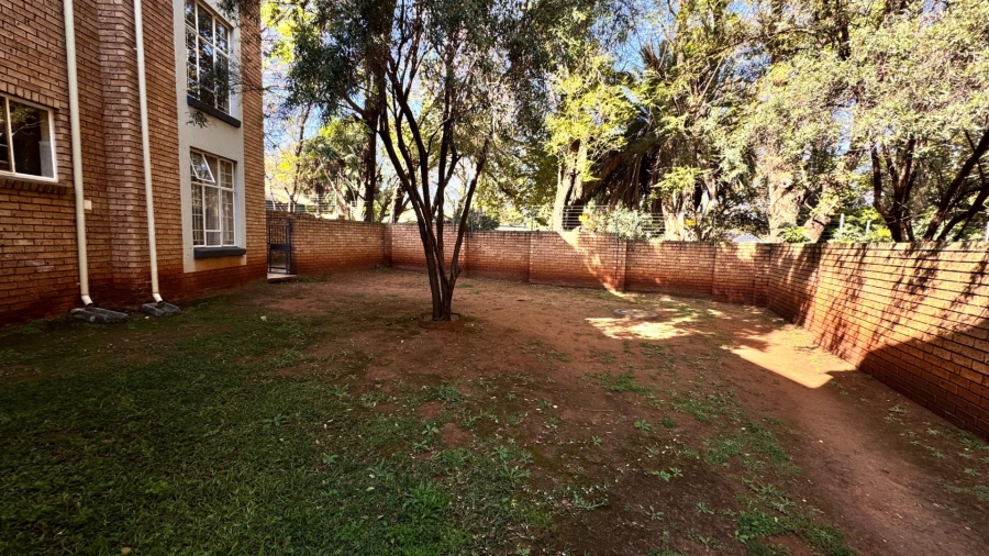 2 Bedroom Property for Sale in Die Hoewes Gauteng