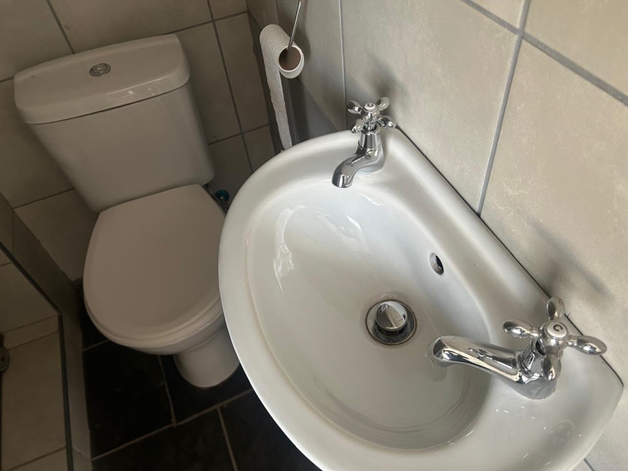 4 Bedroom Property for Sale in Pretoria Gardens Gauteng