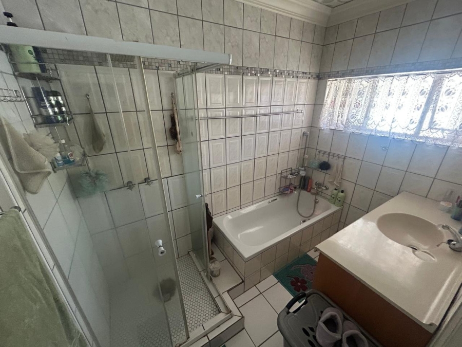 4 Bedroom Property for Sale in Pretoria Gardens Gauteng