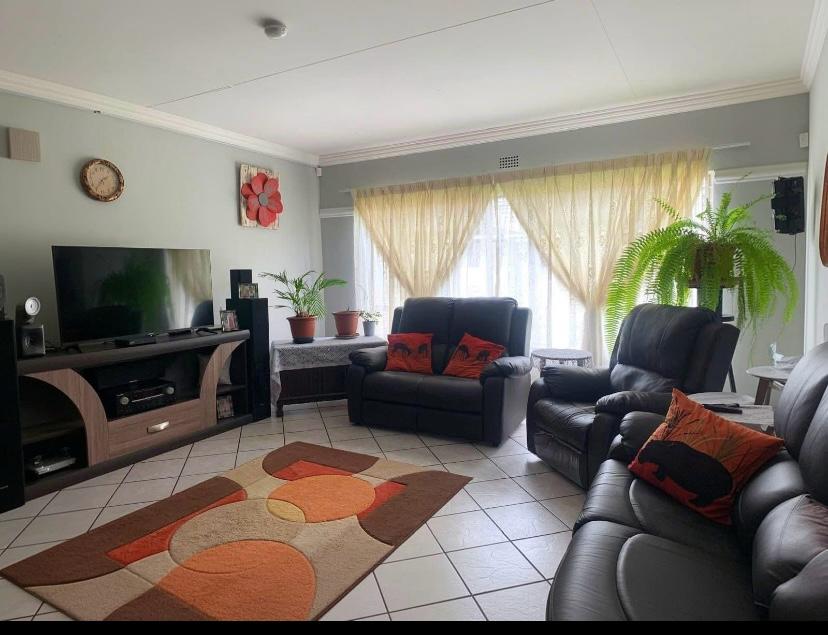 3 Bedroom Property for Sale in Vanderbijlpark SE 2 Gauteng