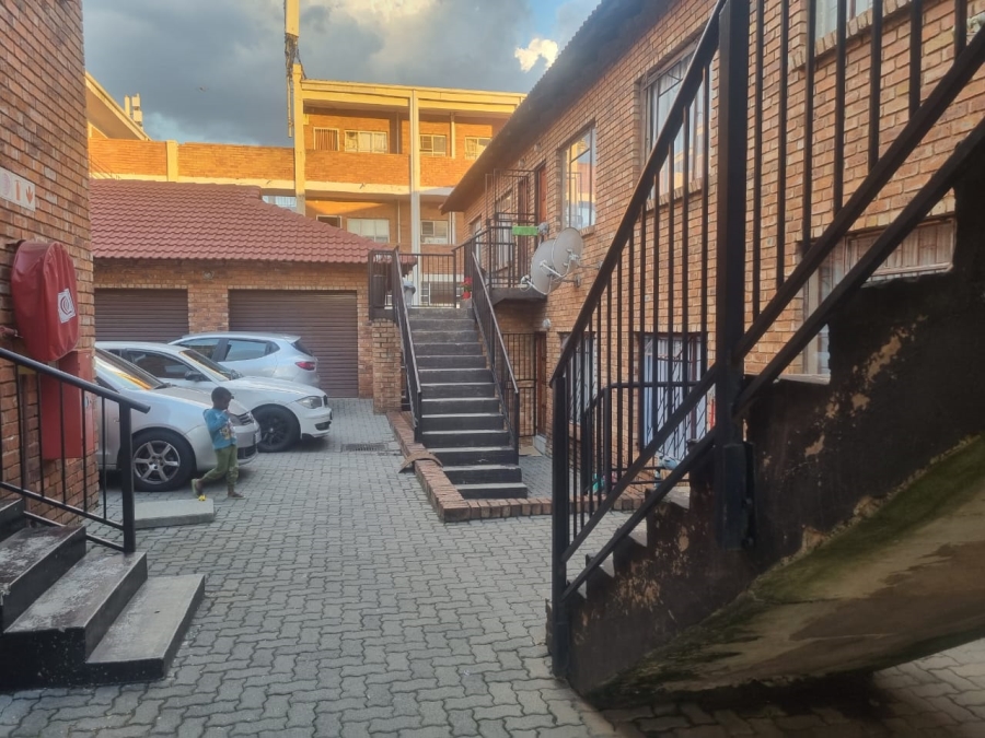 2 Bedroom Property for Sale in Birchleigh Gauteng