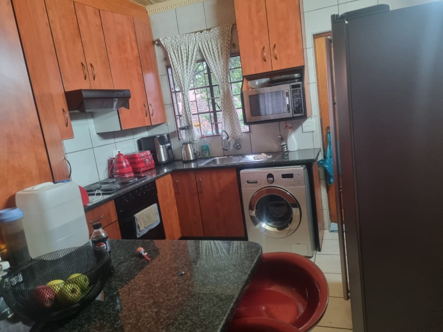 2 Bedroom Property for Sale in Birchleigh Gauteng