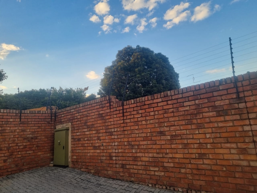 2 Bedroom Property for Sale in Birchleigh Gauteng
