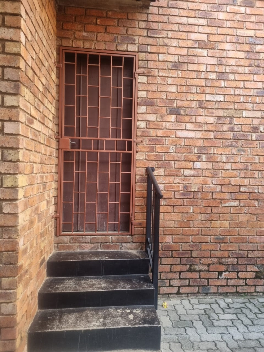 2 Bedroom Property for Sale in Birchleigh Gauteng