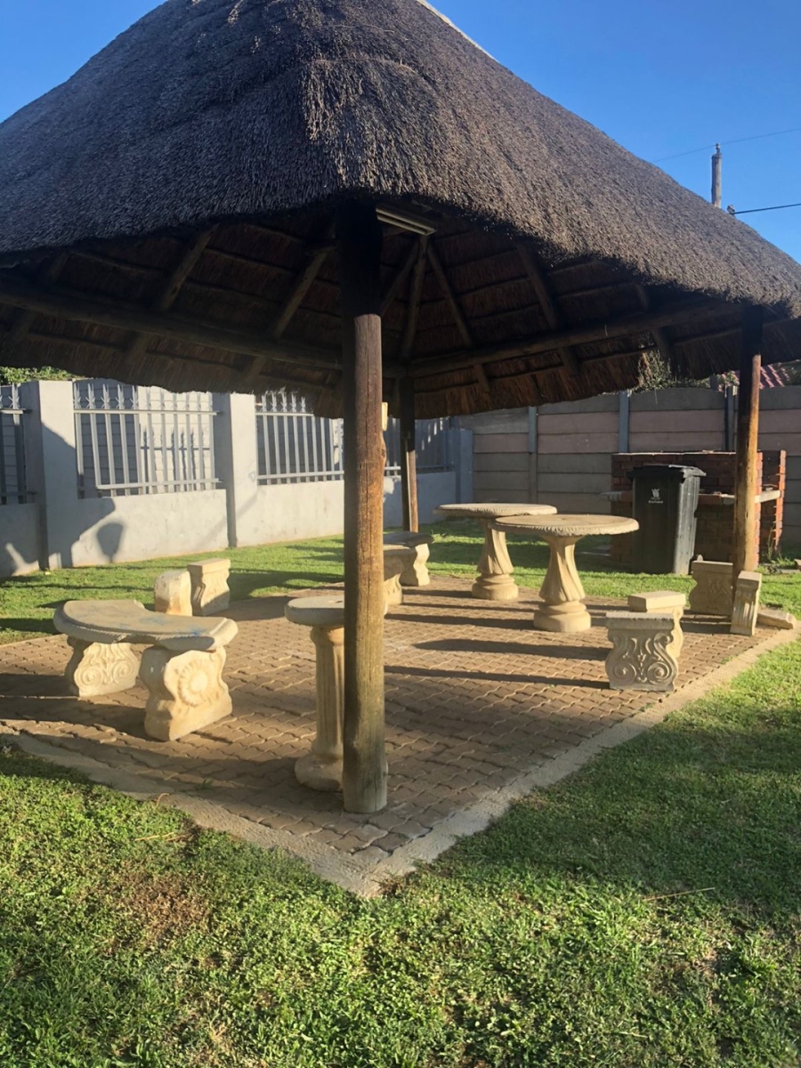 2 Bedroom Property for Sale in Albemarle Ext 1 Gauteng