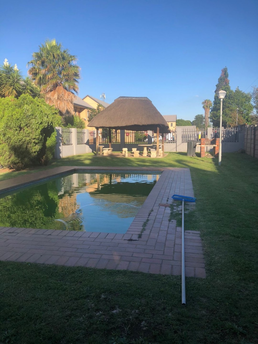 2 Bedroom Property for Sale in Albemarle Ext 1 Gauteng
