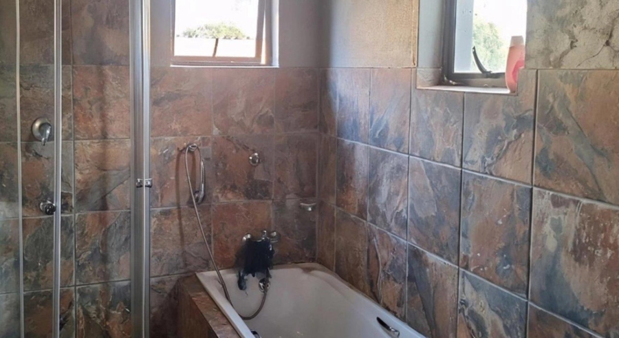 3 Bedroom Property for Sale in Mountain View Gauteng