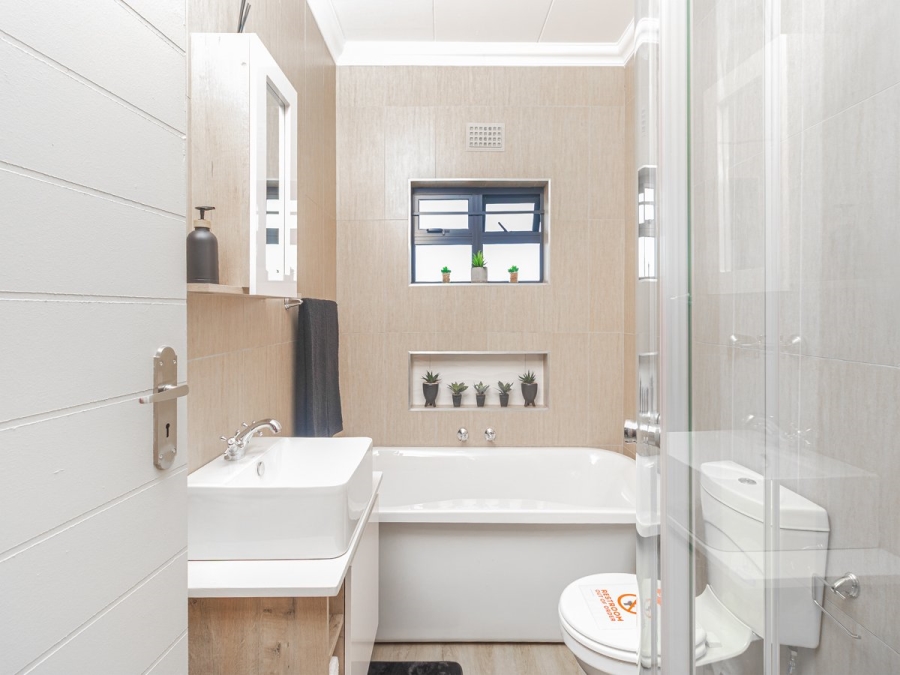 3 Bedroom Property for Sale in Roodepark Eco Estate Gauteng