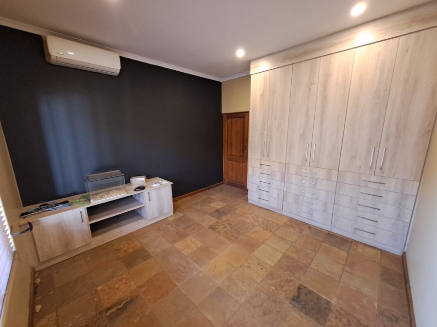 3 Bedroom Property for Sale in Willow Acres Ext 11 Gauteng