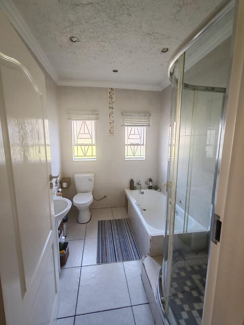 To Let 3 Bedroom Property for Rent in The Reeds Gauteng