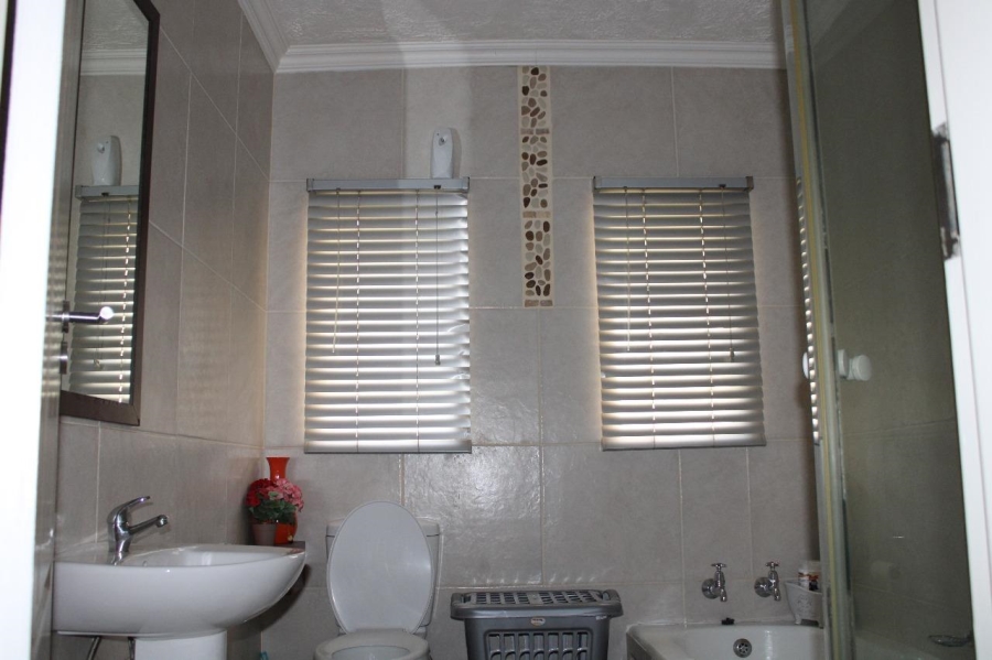 To Let 3 Bedroom Property for Rent in The Reeds Gauteng