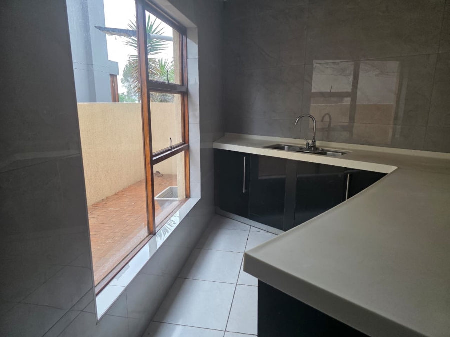 To Let 4 Bedroom Property for Rent in Emfuleni Golf Estate Gauteng