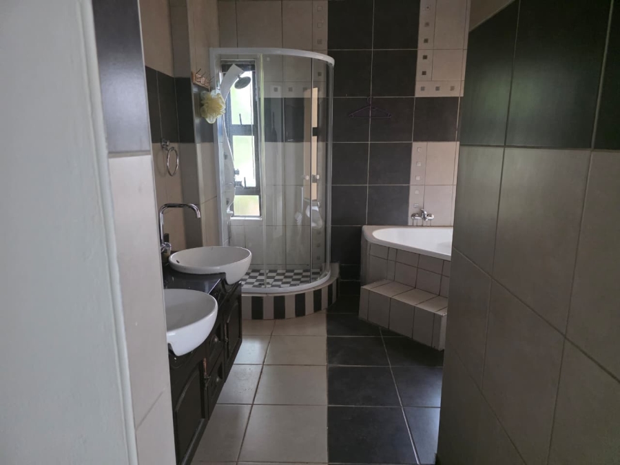 To Let 4 Bedroom Property for Rent in Emfuleni Golf Estate Gauteng