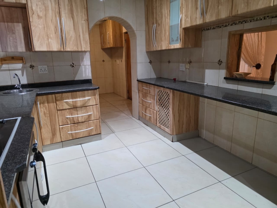 To Let 3 Bedroom Property for Rent in Vanderbijlpark Sw 2 Gauteng