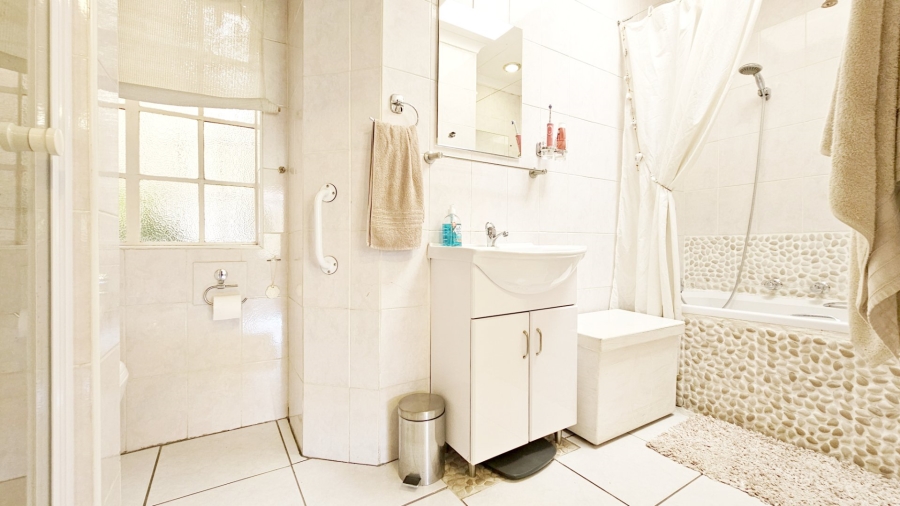 3 Bedroom Property for Sale in Three Rivers Gauteng