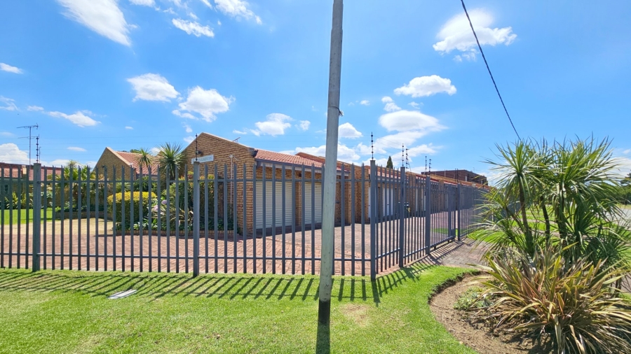 3 Bedroom Property for Sale in Three Rivers Gauteng